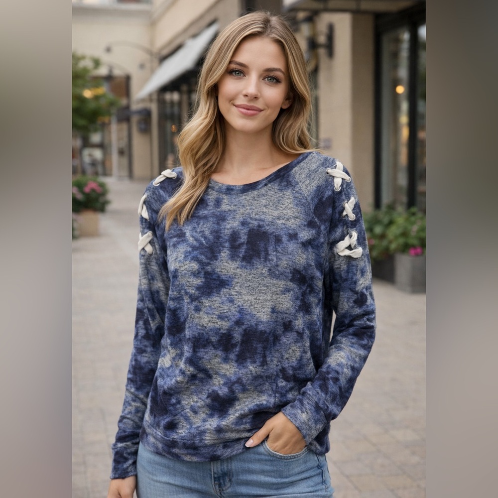 No Boundaries Navy Tie-Dye Sweater with Lace-Up Sleeves size medium